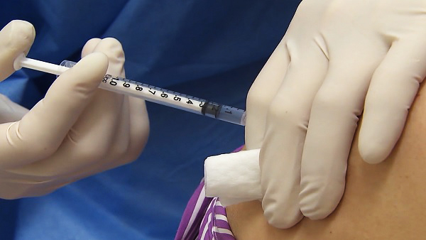 WHO "긴급 승인한 백신 맞은 모든 여행객 똑같이 대우해야"