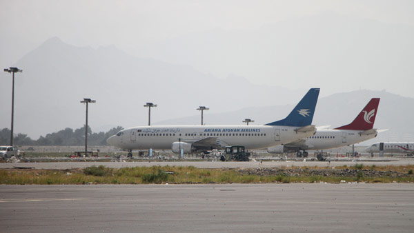 카불공항 재개 서두르는 탈레반…"카타르·터키에 손 내밀어"