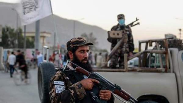 아프간 북부 이슬람 사원에서 자폭 테러‥"사상자 100여명"