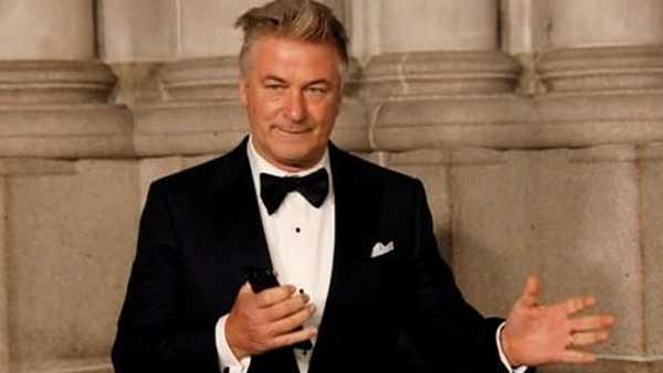 알렉 볼드윈 등 영화 관계자 총격 사망 사고로 '징벌적 손해배상' 무더기 피소