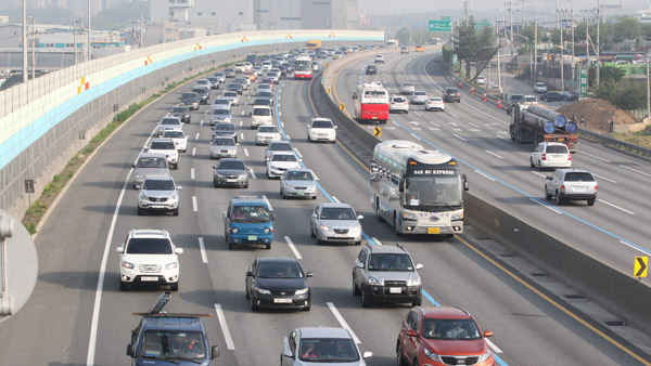 자동차 등록대수 2천500만대 돌파‥국민 절반이 자동차 보유