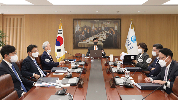 지난달 금통위 의사록 공개‥"물가·환율 안정 위해 빅 스텝"