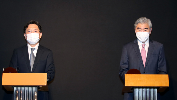 한미 북핵대표, 북한의 '탄도미사일 추정 발사체' 관련 전화 협의