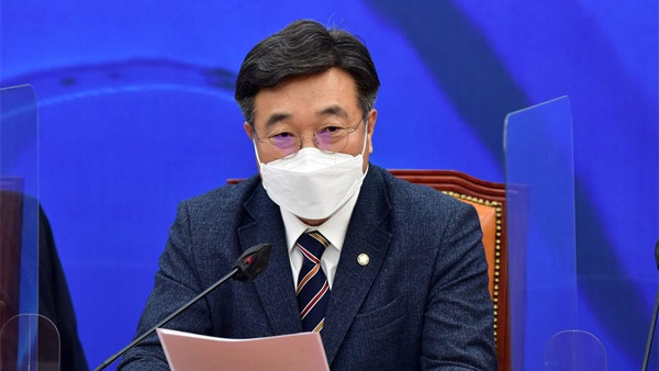 윤호중 "보수언론도 샤머니스트 레이디가 퍼스트 레이디 되는 것 우려"