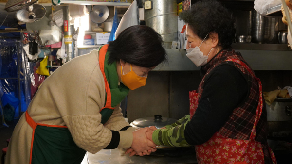 심상정, '돌봄자 수당' '완경기 주치의제도' 5060 여성 정책 발표