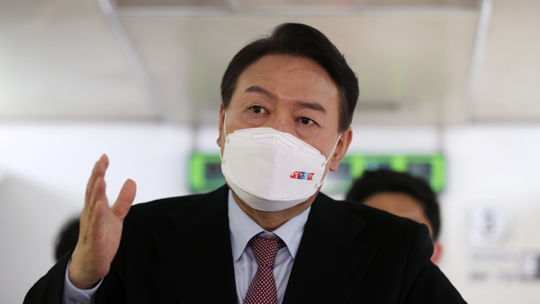 윤석열 "궁궐식 청와대 해체·코로나 긴급구조 프로그램" 등 10대 공약