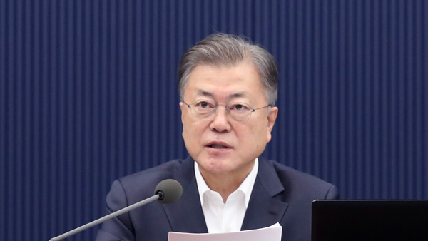 문 대통령, 코로나 누적사망자 1만명에 "슬픔 함께 나누길 소망"