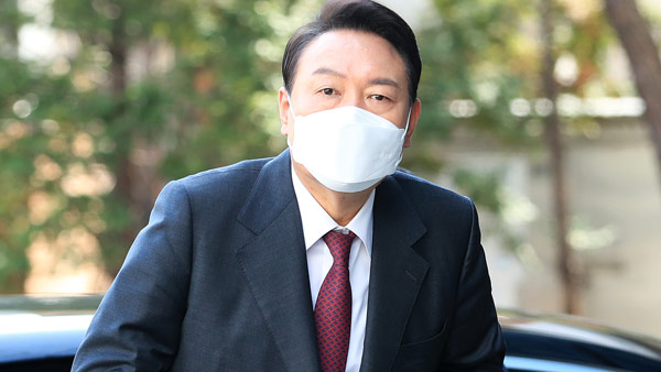 尹 당선인, 정순택 대주교와 차담‥ 무료 급식소에서 '배식 봉사'