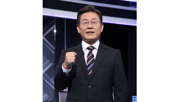 결기 혹은 '패완', 정치인의 넥타이