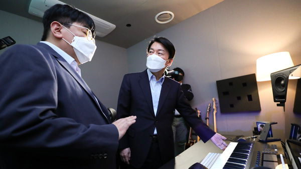 BTS 소속사 찾은 안철수 "공연계 정상화가 일상회복‥ 병역 언급은 없어"