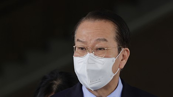 새 정권 실세 "Anything but 문재인은 아니다"