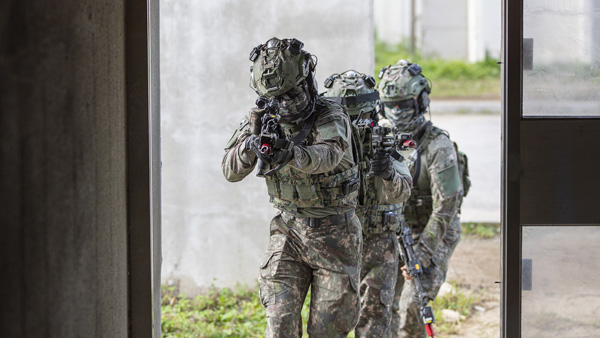 첨단기술 적용한 '아미 타이거' 시범부대 출범‥"미래 육군 첫걸음"