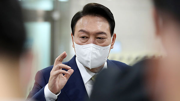 북한 방사포 발사 후 영화관람‥윤 대통령 "필요한 대응 한 것"