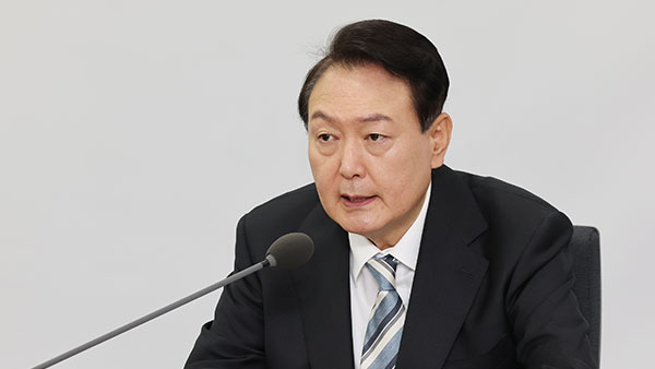 윤 대통령 "검찰·금융당국, 공매도 불법행위 뿌리 뽑아야"