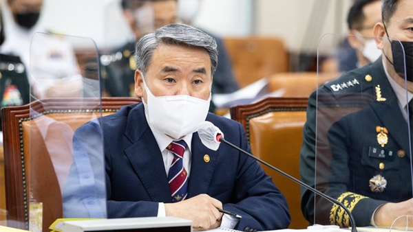 李국방, 자주국방 가능하냔 질문에 "북한 핵 아니면 동의"