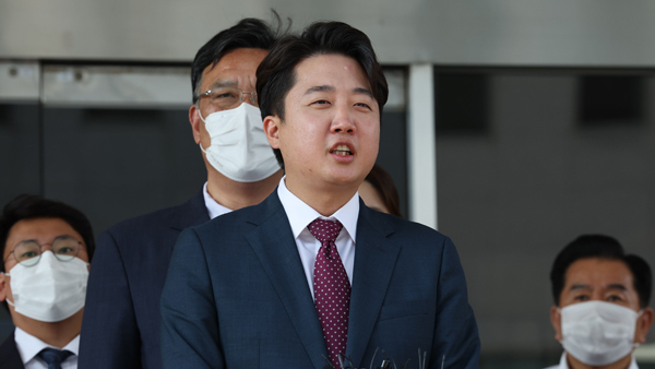 이준석 "윤핵관 정계은퇴 위해 당원가입으로 힘 보태달라"
