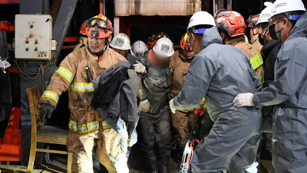 이재명, 광산 매몰자 구조에 "염원과 노력이 만든 기적"
