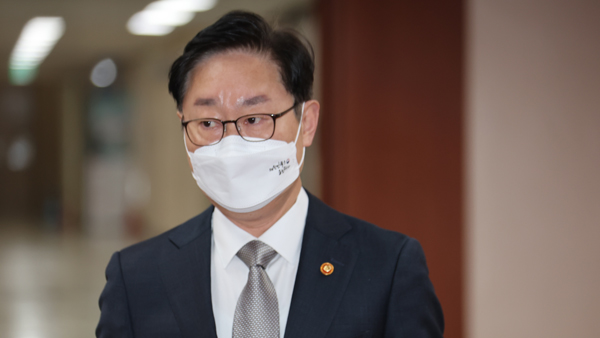 박범계 "尹 당선 축하‥'檢 정치적 중립성' 현실 정치·법리적 상황 결부해 해석해야"