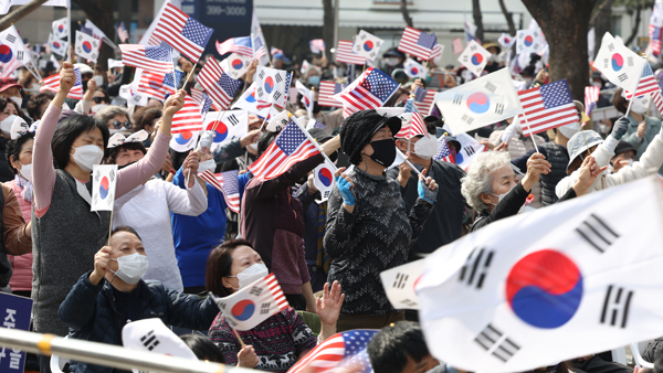 서울경찰, "전광훈 집회 불법‥무관용 원칙으로 조사"