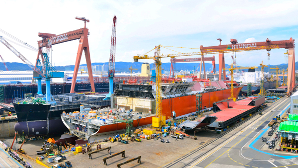 현대중공업서 폭발 추정 사고‥협력업체 노동자 1명 사망