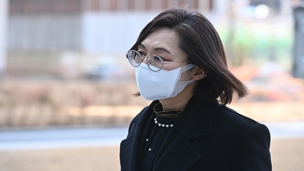 '부정채용 의혹' 은수미 성남시장, 11시간 조사받고 귀가