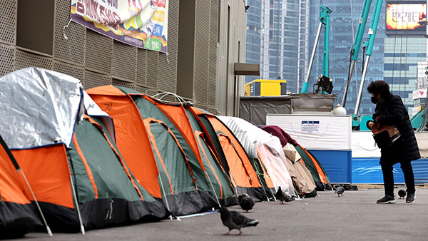 거리 노숙인 평균 노숙기간 10년 넘어‥'실직'이 주된 이유