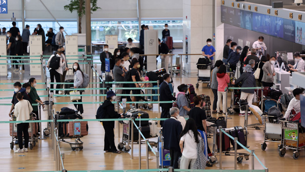 오늘부터 입국 시 신속항원검사 인정‥요양병원 면회도 기간 연장