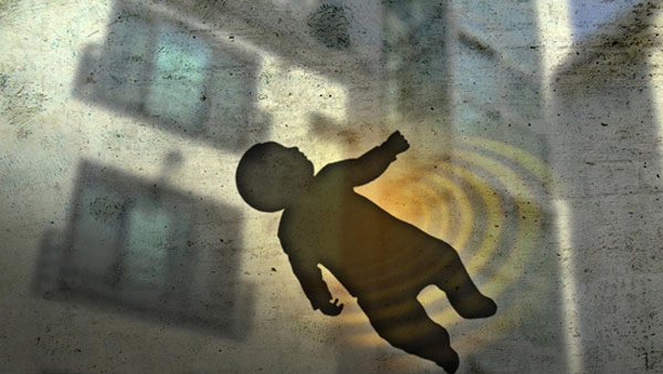 생후 1개월 딸 때려 두개골 골절입힌 아빠 구속기소