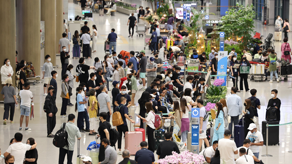 "감염재생산지수 30% 늘면 4주 후 30만명 육박"
