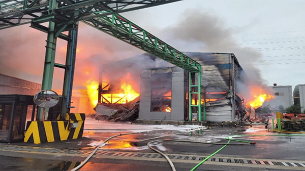 인천 현대제철소·경북 포항제철소 공장서 잇따라 큰불