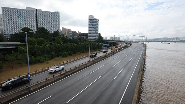 한강 수위 상승‥강변북로·올림픽대로·동부간선로·내부순환로 통제