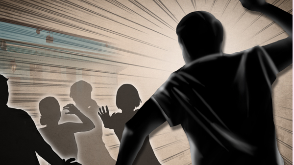 지나가던 차량 가로막고 운전자 폭행‥20대 여성 검거