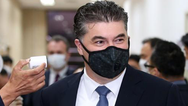 '1719명 불법파견' 카허카젬 한국지엠 전 사장에 징역 1년6개월 구형