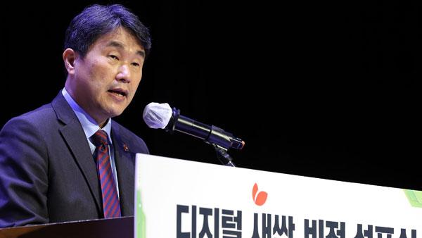 이주호 "교사 무풍지대" 발언에 교원단체 "적반하장"