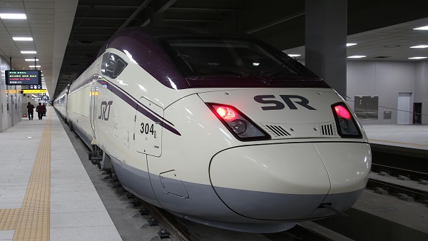 SRT·KTX 최대 2시간 지연 운행‥"승객 불만 속출"