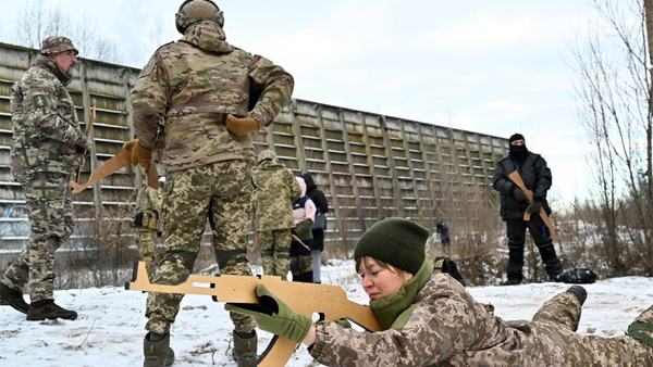 "미, 우크라 침공시 러시아에 북한 수준으로 제재할 수도"
