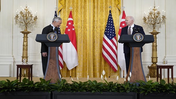 미국·싱가포르 정상 "北 미사일 발사 규탄‥협상으로 돌아와야"