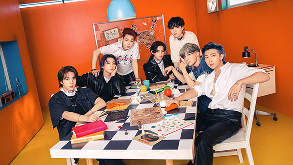 방탄소년단, 빌보드 뮤직 어워즈 3관왕‥6년 연속 수상