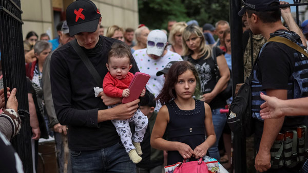 우크라발 난민 900만명 임박‥도네츠크선 "가능할 때 대피하라"