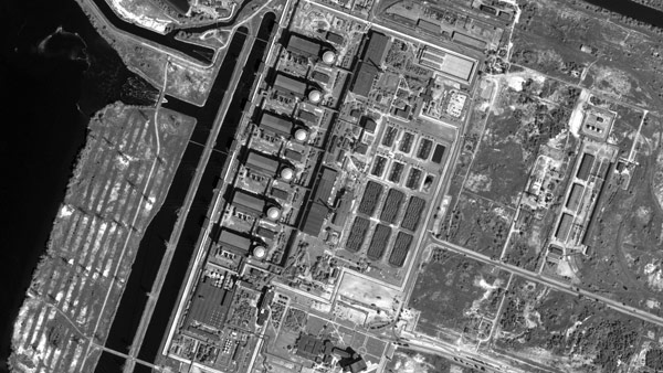 "도발 예고에 긴장 감도는 자포리자 원전서 러 군용차량 목격"