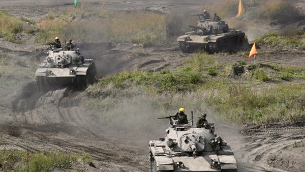 대만, 中위협에 맞불‥장갑차·전투헬기 동원 실사격 훈련