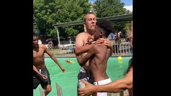 남아공 수영장서 백인들이 흑인소년 2명 폭행‥"백인 전용" 주장