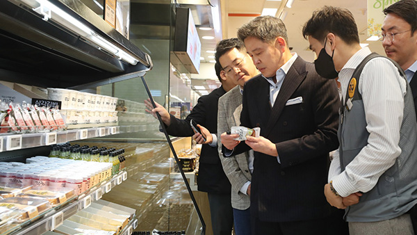 정용진 "이마트는 위기에 항상 성장‥오프라인에 더 많이 투자"