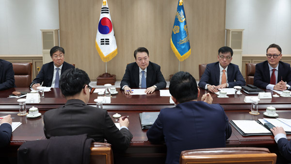 윤 대통령 "노조의 기득권은 약탈행위" '건폭수사단'도 출범