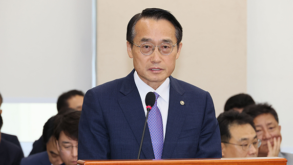 선관위 사무차장 "전 직원 조사에서 친족 경력채용 20여명"