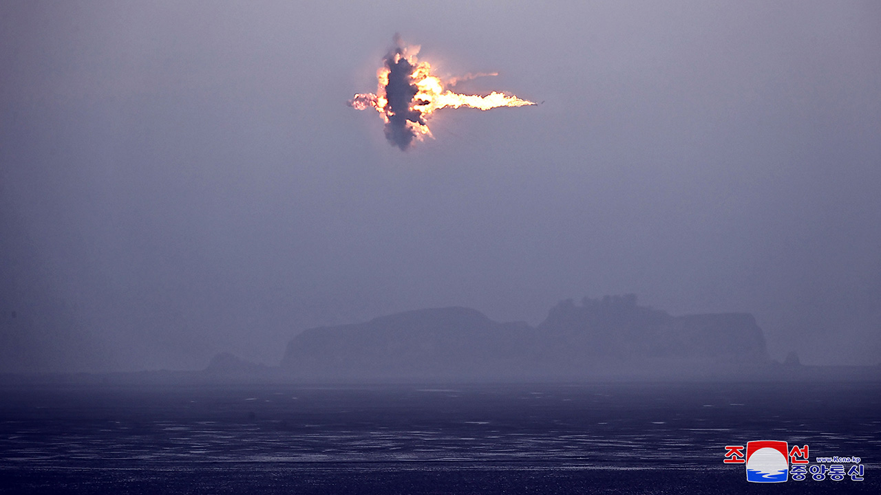 북 "어제 전략순항미사일 발사는 전술핵공격 가상발사훈련"
