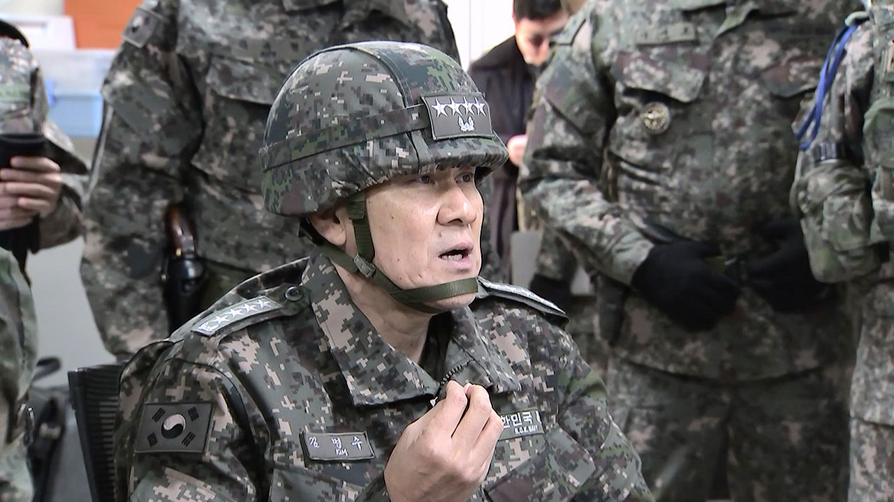 합참의장, 방공진지·최전방 감시초소 점검‥"적 도발 시 압도적 응징"