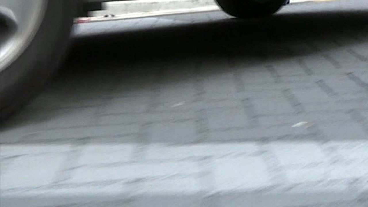 용인서 전기차 택시가 식당 돌진‥60대 운전자 "급발진" 주장