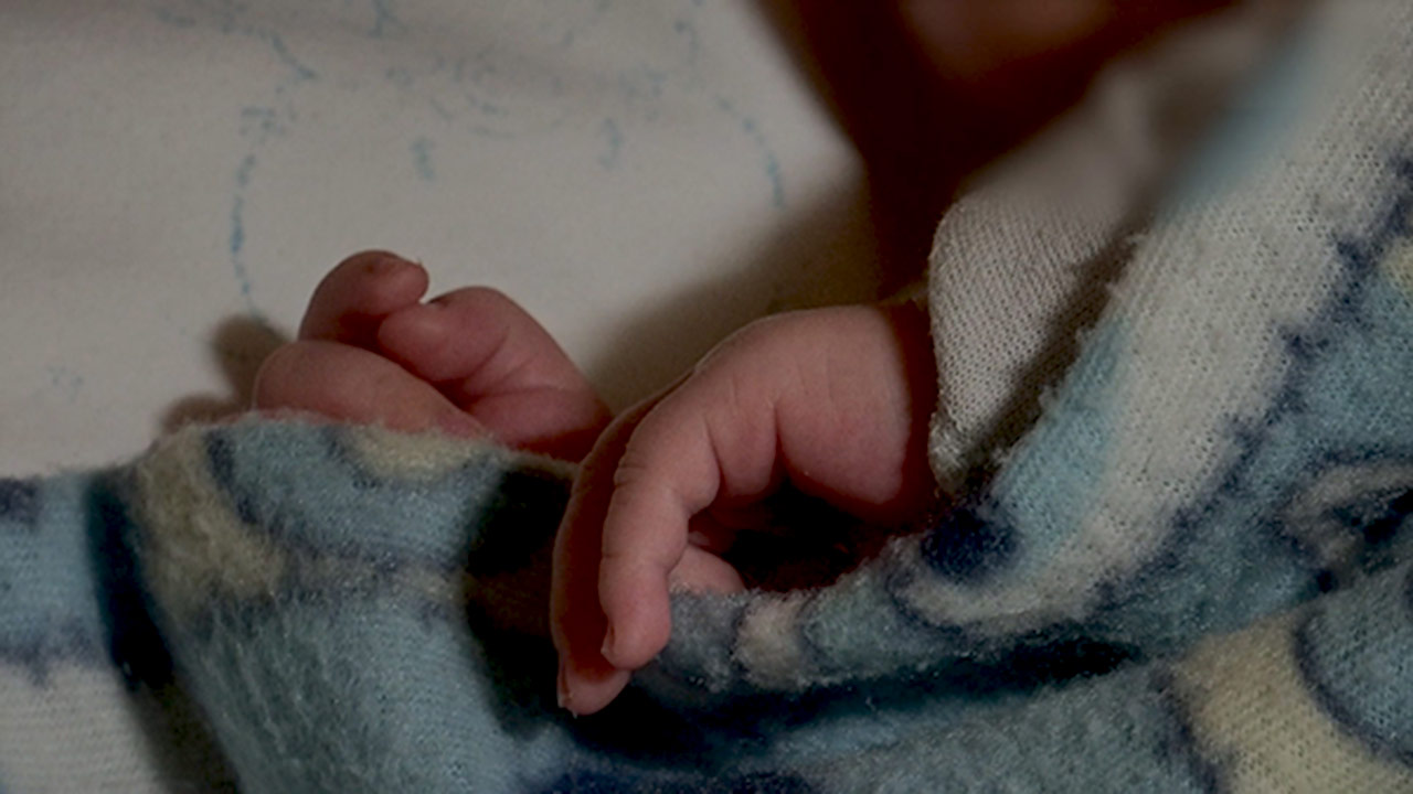 4개월 아기 엎드리게 한 뒤 머리 누른 베이비시터‥1심 유죄