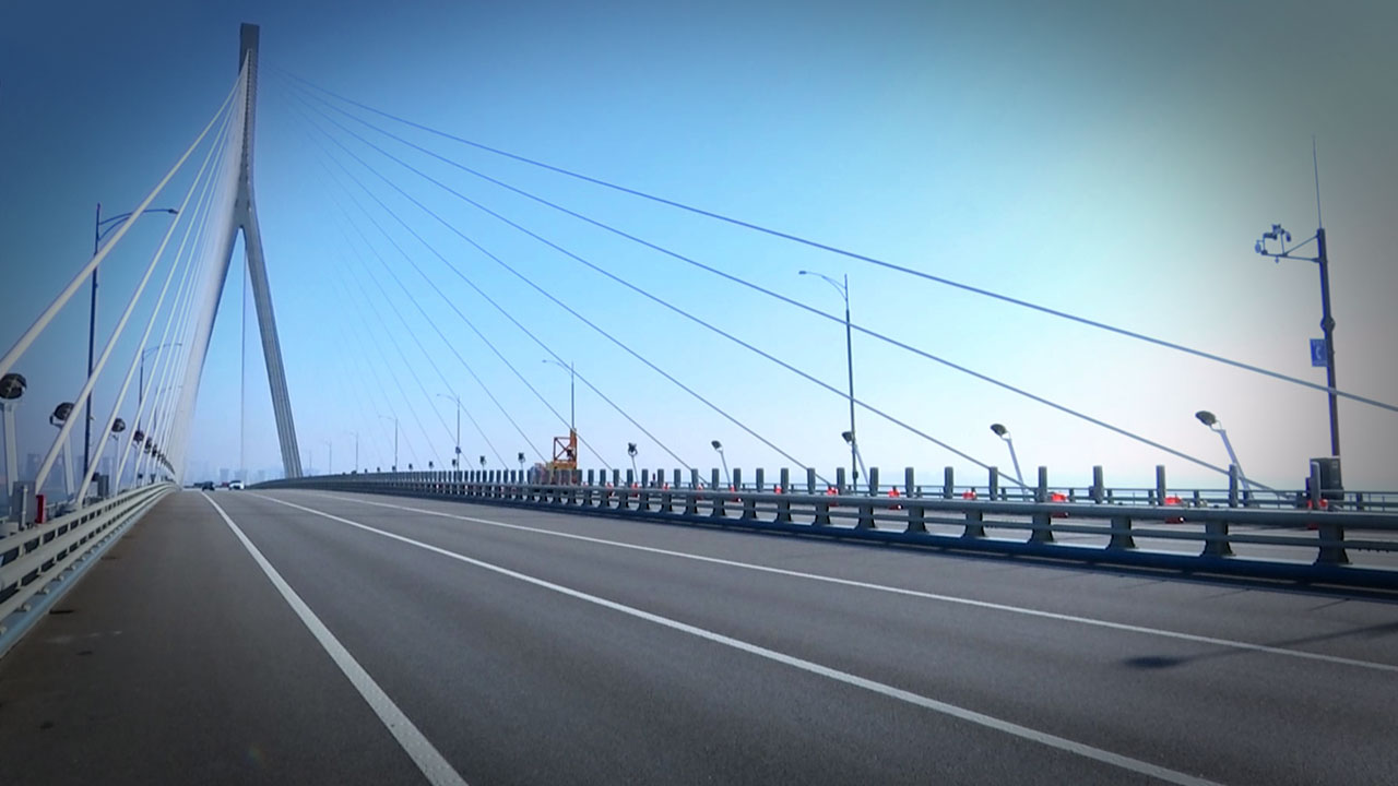 인천대교 차 세우고 사라진 40대 16시간 만에 숨진 채 발견